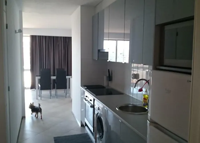 Tres Castelos 1203 Портиман